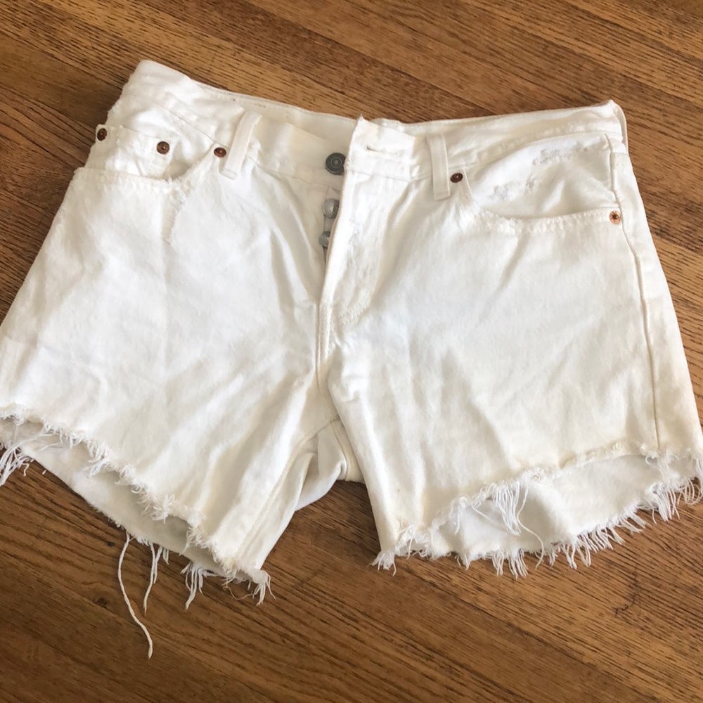 Levi’s. Estimating the size is a 24.